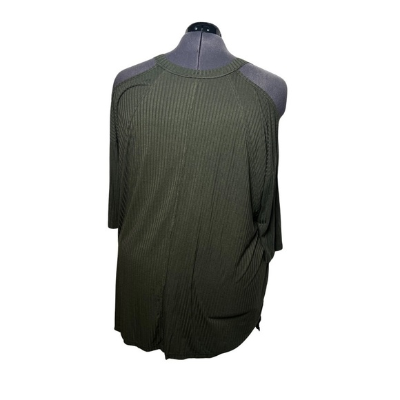 Torrid Army Green Short sleeve Ribbed Cold Shoulder Shirt (Size 3) - Picture 3 of 6